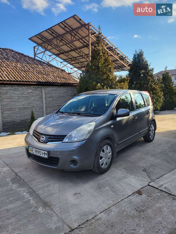 Nissan-8