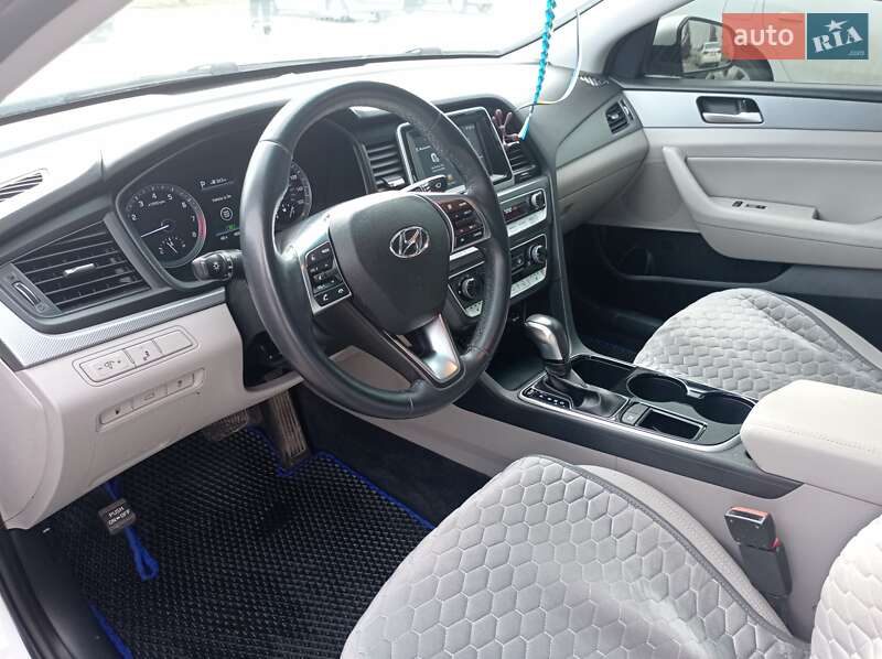 Hyundai-6