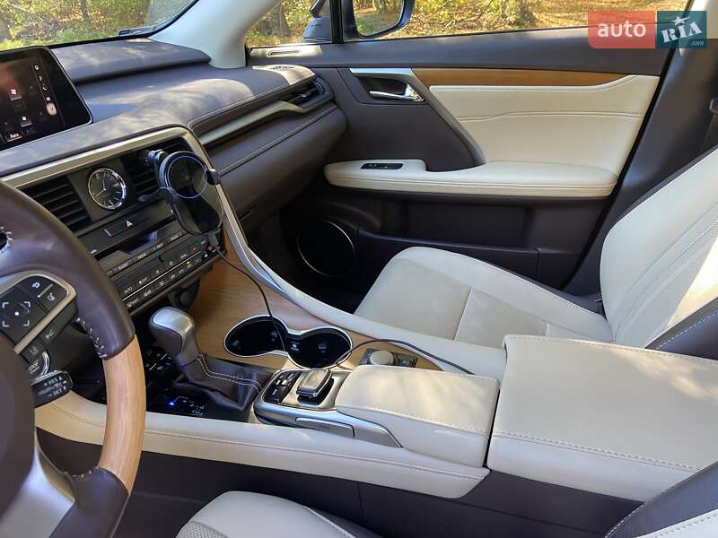 Lexus-11