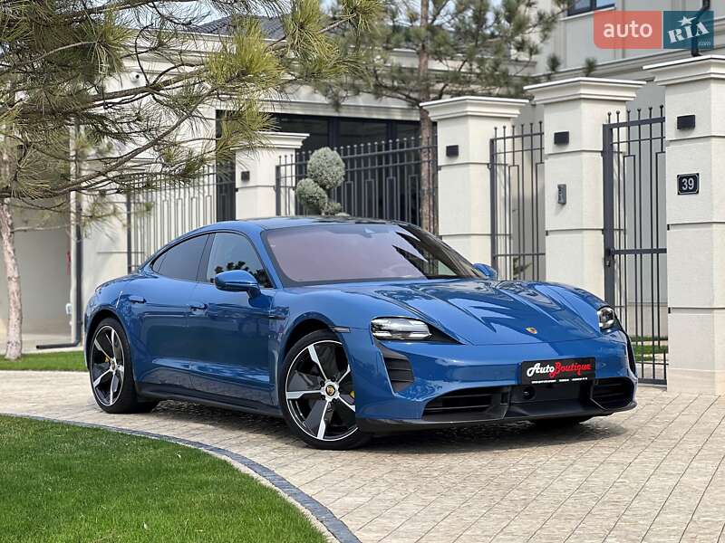 Porsche Taycan 2021