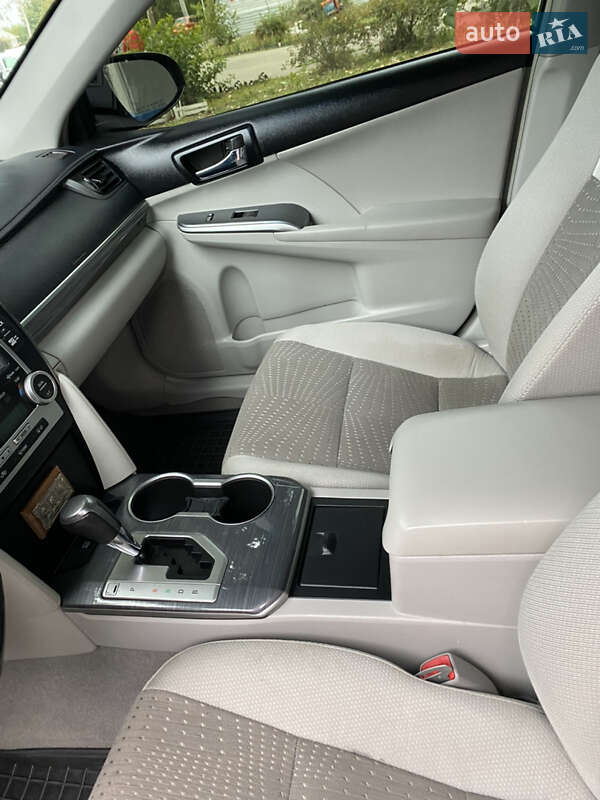 Toyota Camry 2014
