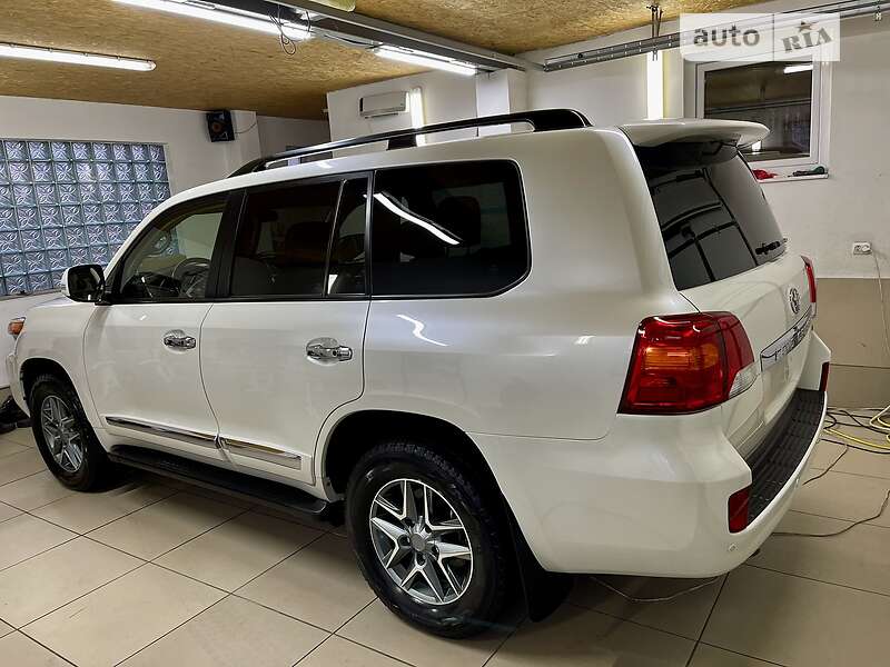 Toyota Land Cruiser 2012