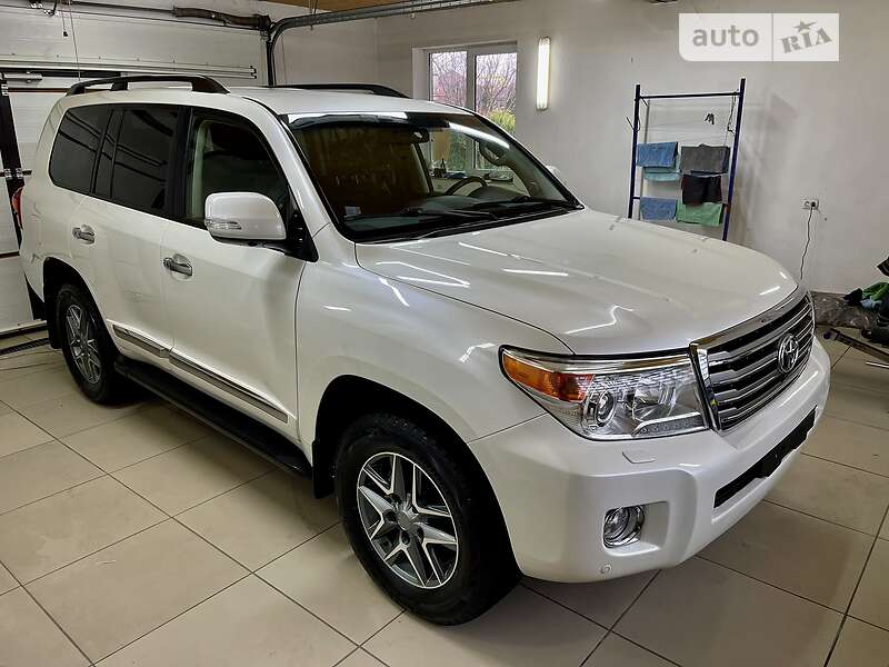 Toyota Land Cruiser 2012