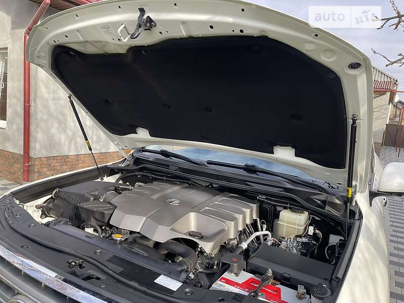 Toyota Land Cruiser 2012