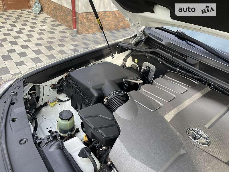 Toyota Land Cruiser 2012