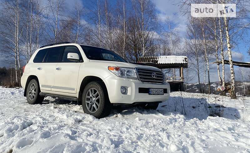 Toyota Land Cruiser 2012