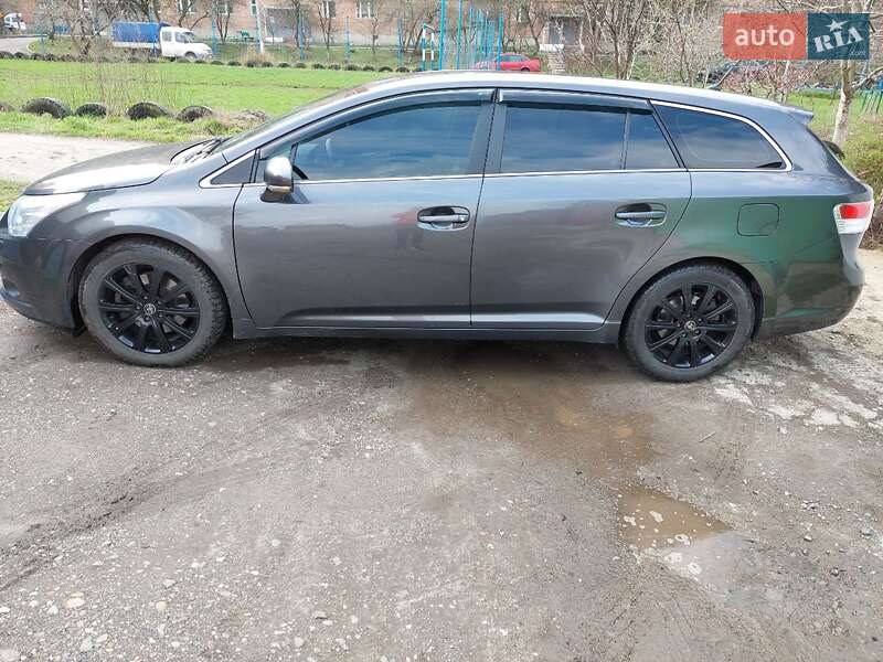 Toyota Avensis 2011