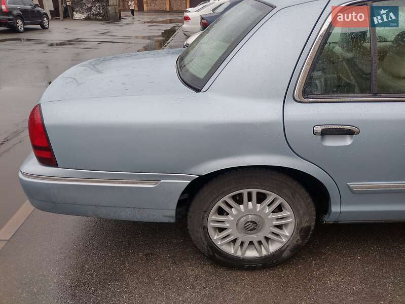 Mercury Grand Marquis 2010