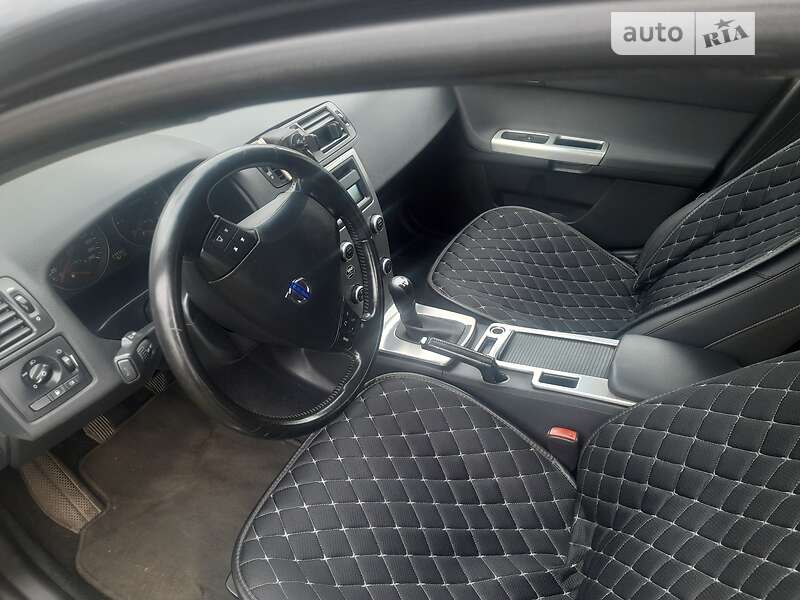 Volvo V50 2009