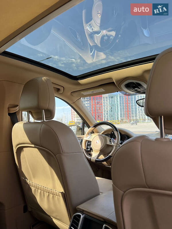 Porsche Cayenne 2014