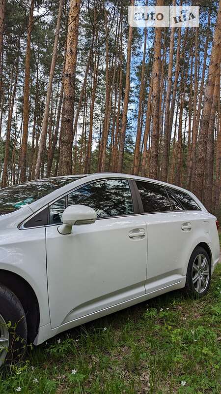 Toyota Avensis 2012