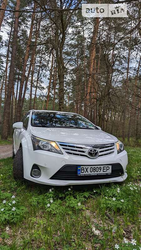 Toyota Avensis 2012
