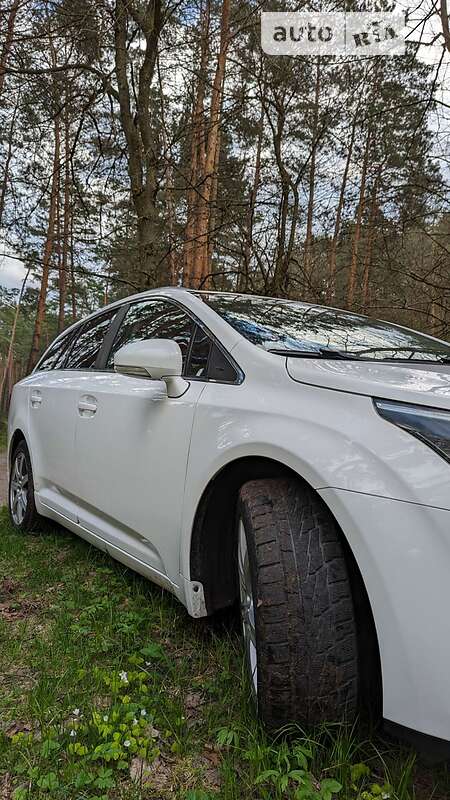 Toyota Avensis 2012
