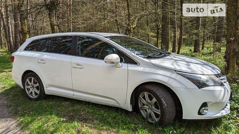 Toyota Avensis 2012