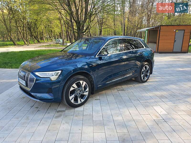 Audi e-tron 2019