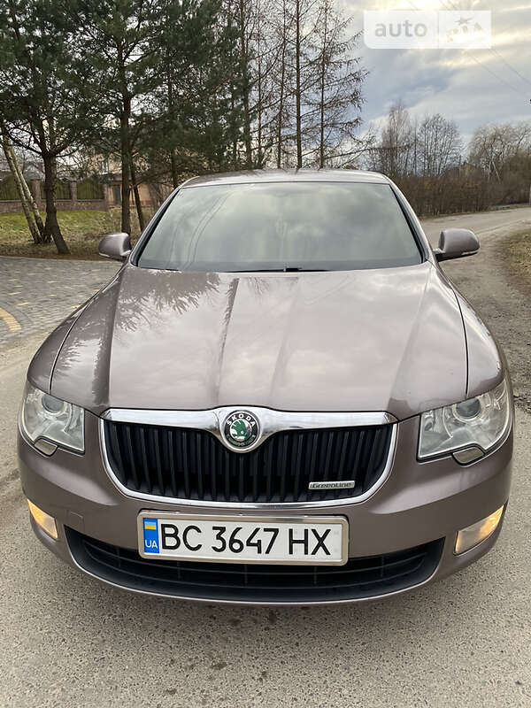 Skoda Superb 2012