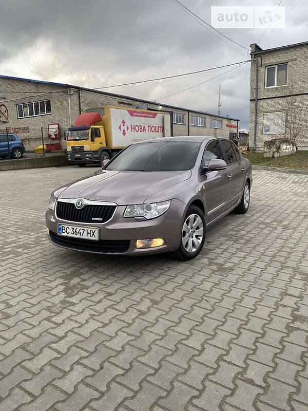 Skoda Superb 2012