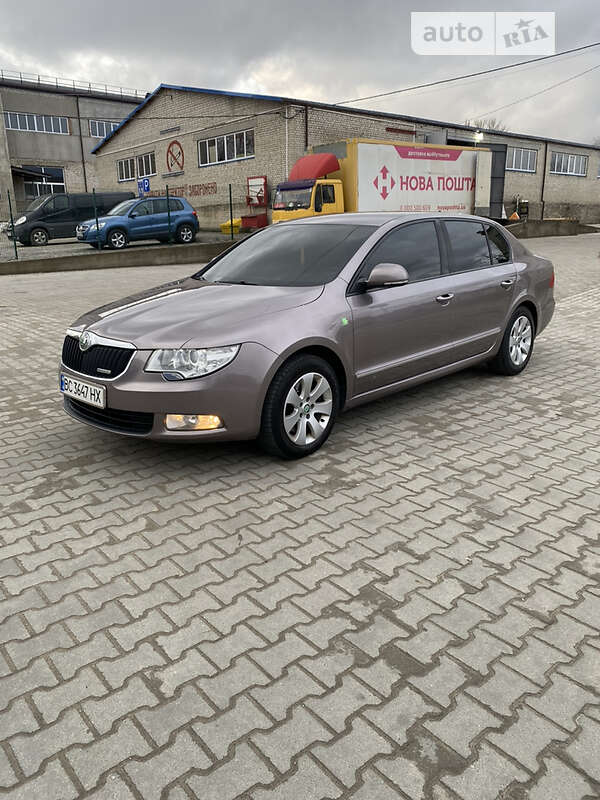 Skoda Superb 2012