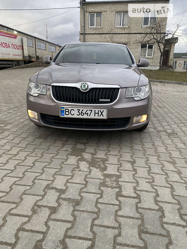 Skoda Superb 2012