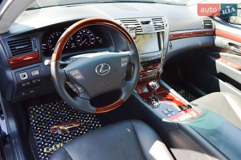 Lexus-16