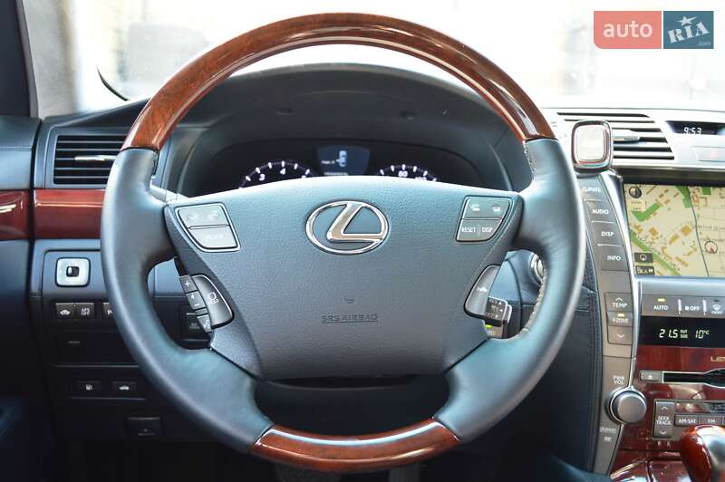 Lexus-48