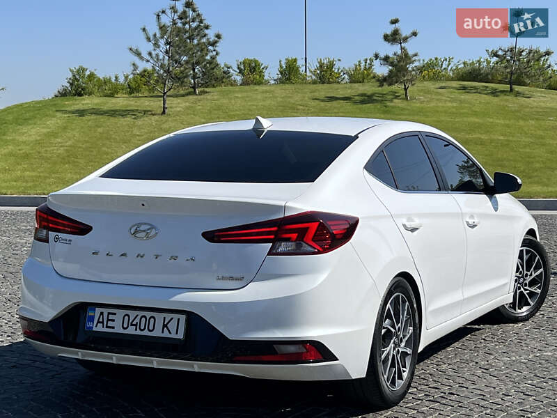 Hyundai Elantra 2018