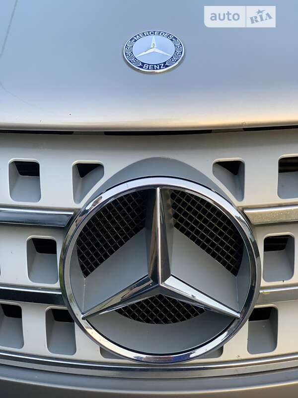 Mercedes-Benz-2