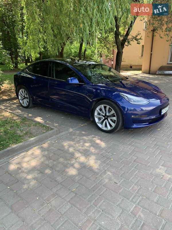 Tesla Model 3 2020