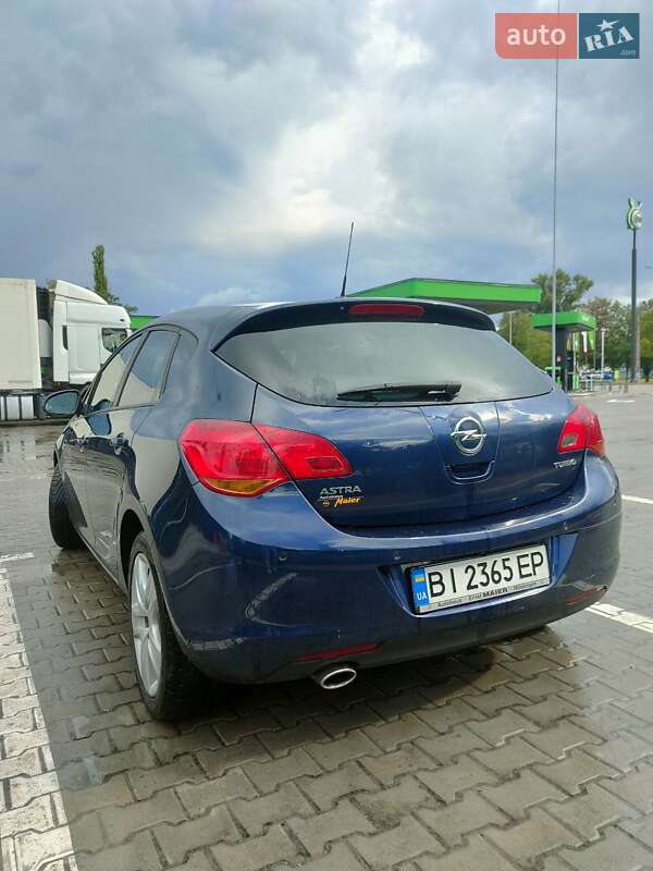 Opel Astra 2011