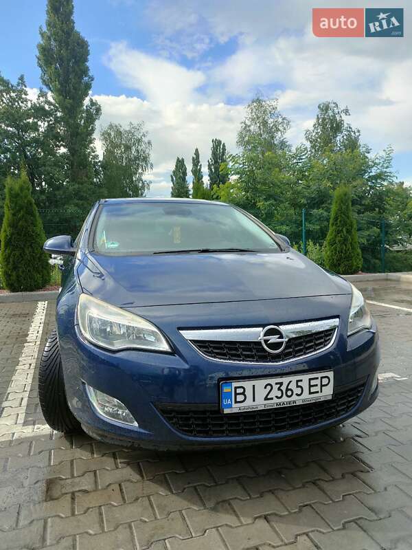 Opel Astra 2011