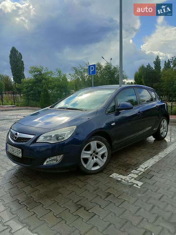 Opel Astra 2011