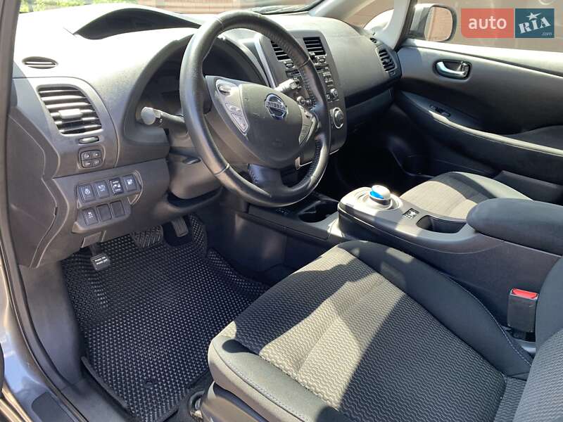 Nissan-25