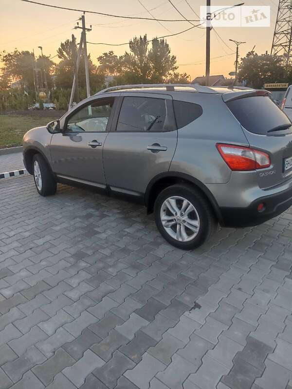 Nissan-12