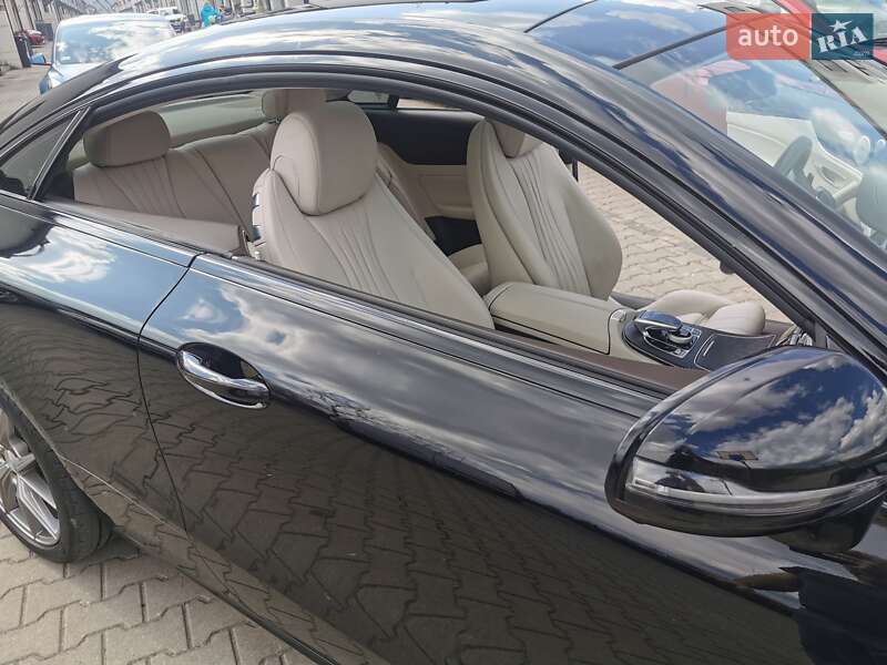 Mercedes-Benz-11