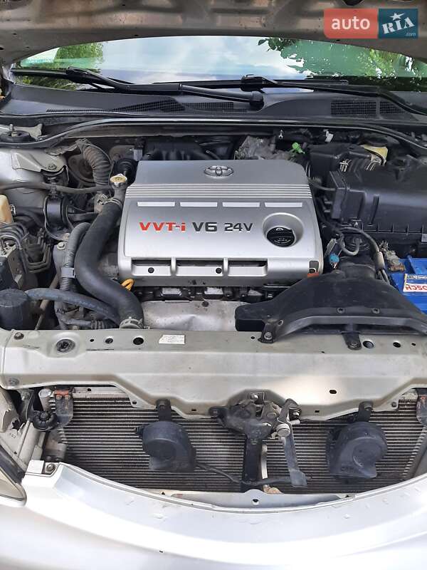 Behold The Australian Power Camry, The Aurion R/Toyota