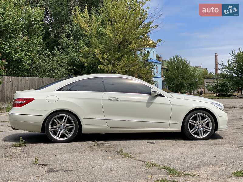 Mercedes-Benz E-Class 2010