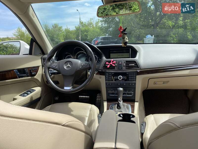 Mercedes-Benz E-Class 2010