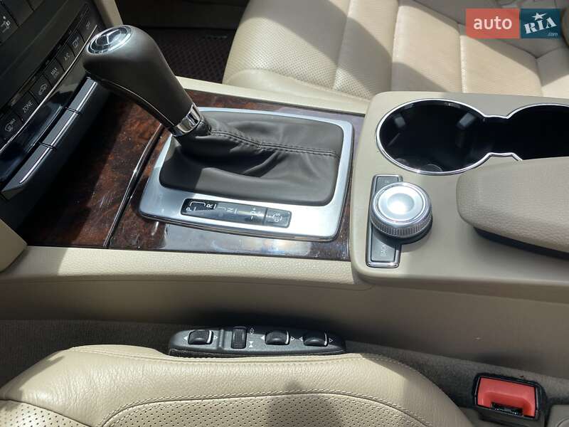 Mercedes-Benz E-Class 2010