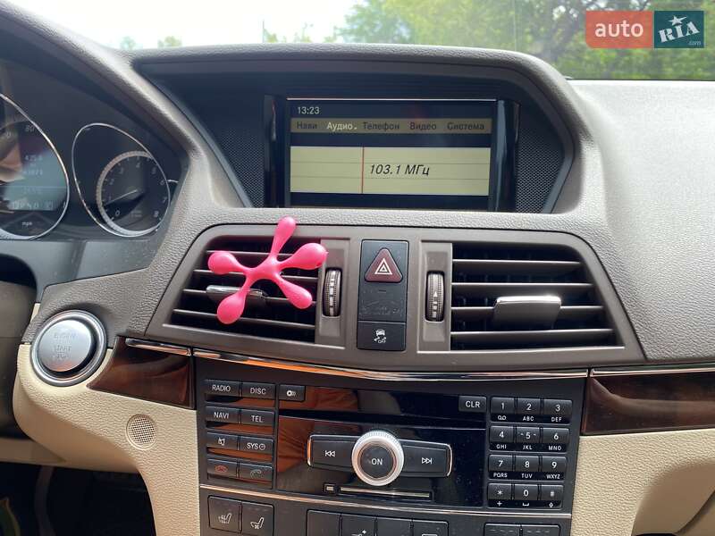 Mercedes-Benz E-Class 2010