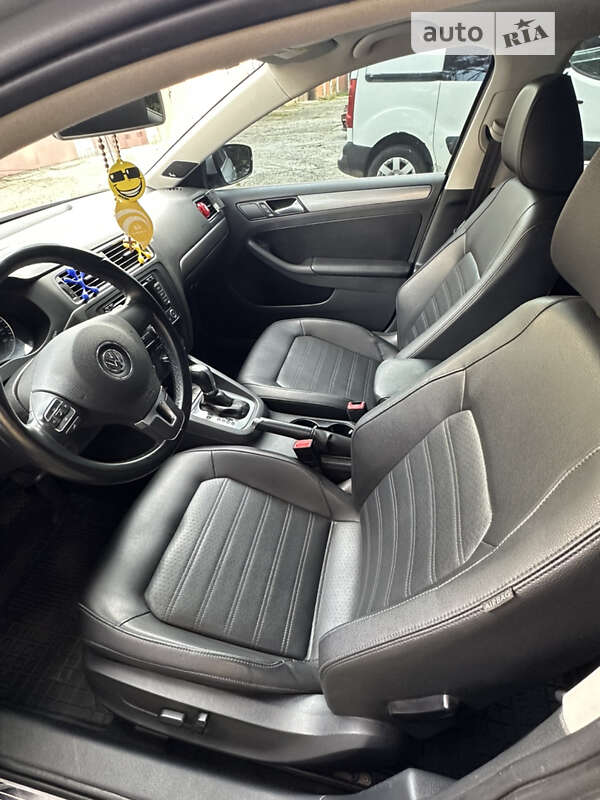 Volkswagen Jetta 2013