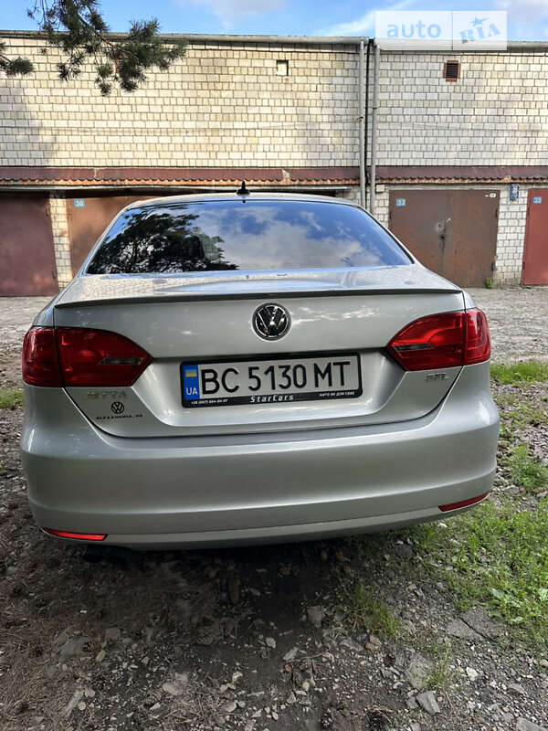 Volkswagen Jetta 2013