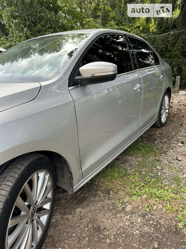 Volkswagen Jetta 2013