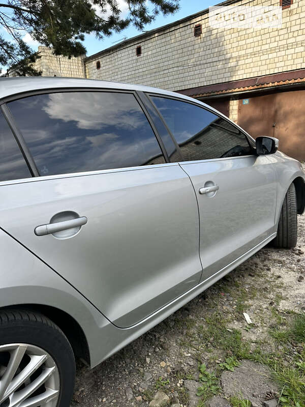 Volkswagen Jetta 2013