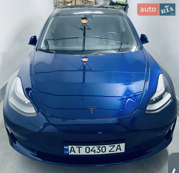 Tesla Model 3 2020