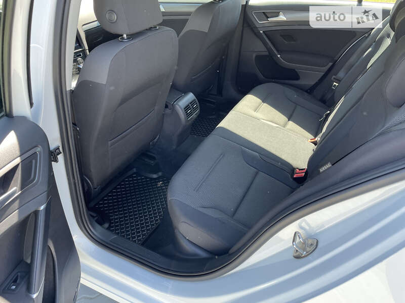 Volkswagen e-Golf 2019