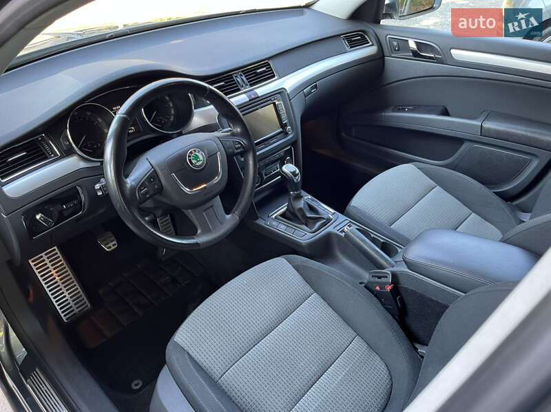 Skoda Superb 2012