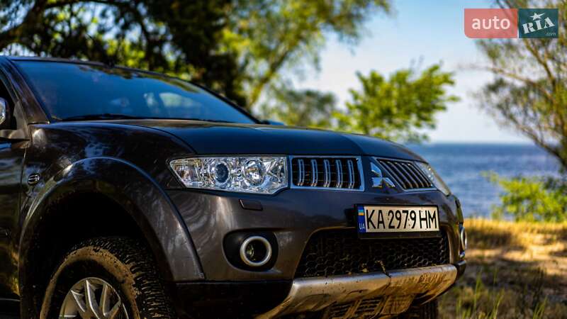 Mitsubishi Pajero Sport 2013