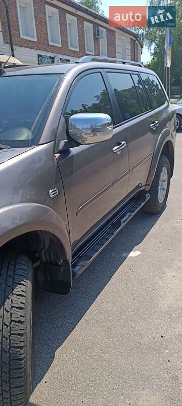 Mitsubishi Pajero Sport 2013