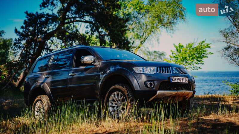 Mitsubishi Pajero Sport 2013