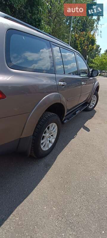 Mitsubishi Pajero Sport 2013